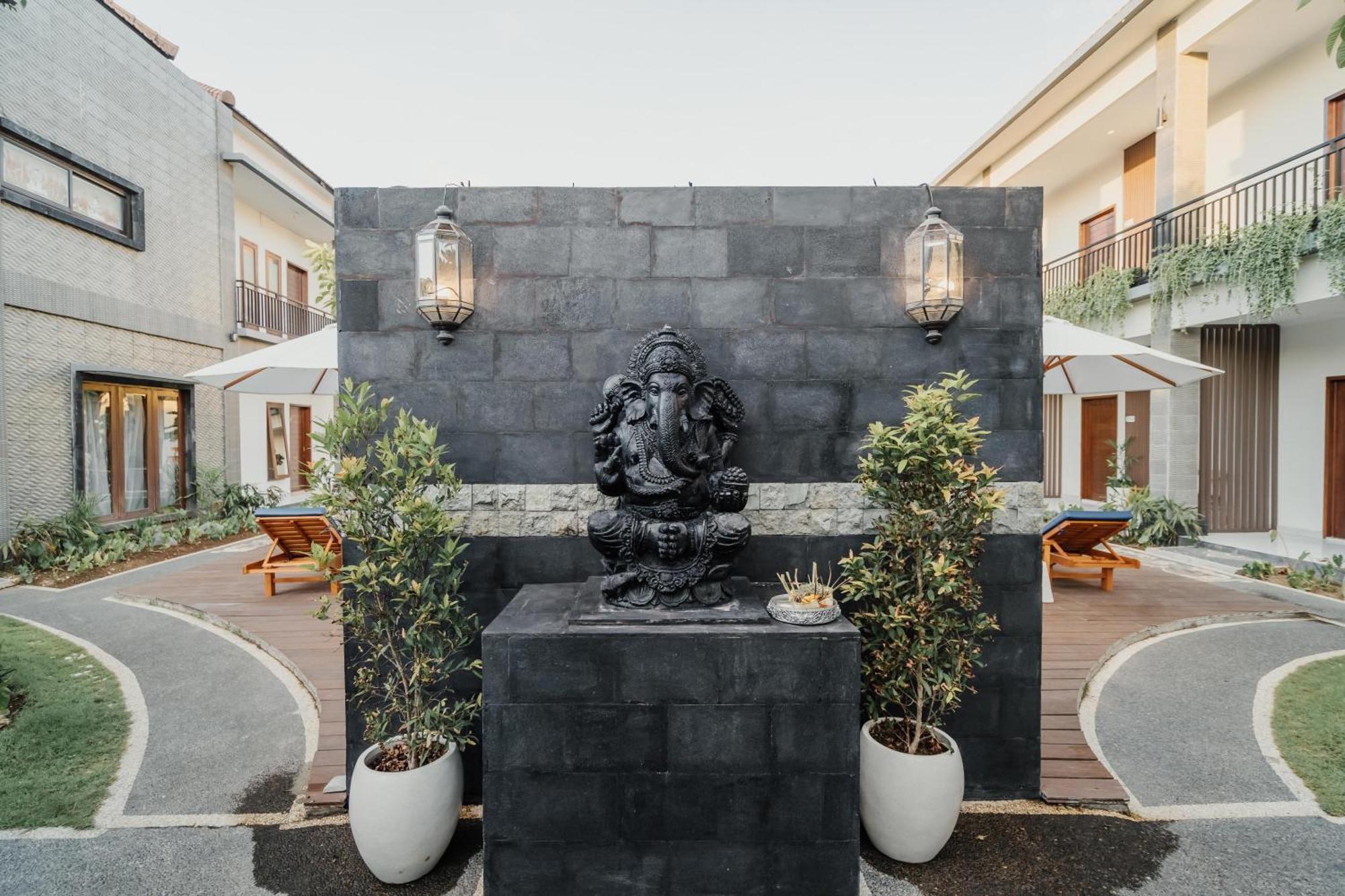 You Suite Seminyak Legian  Luaran gambar