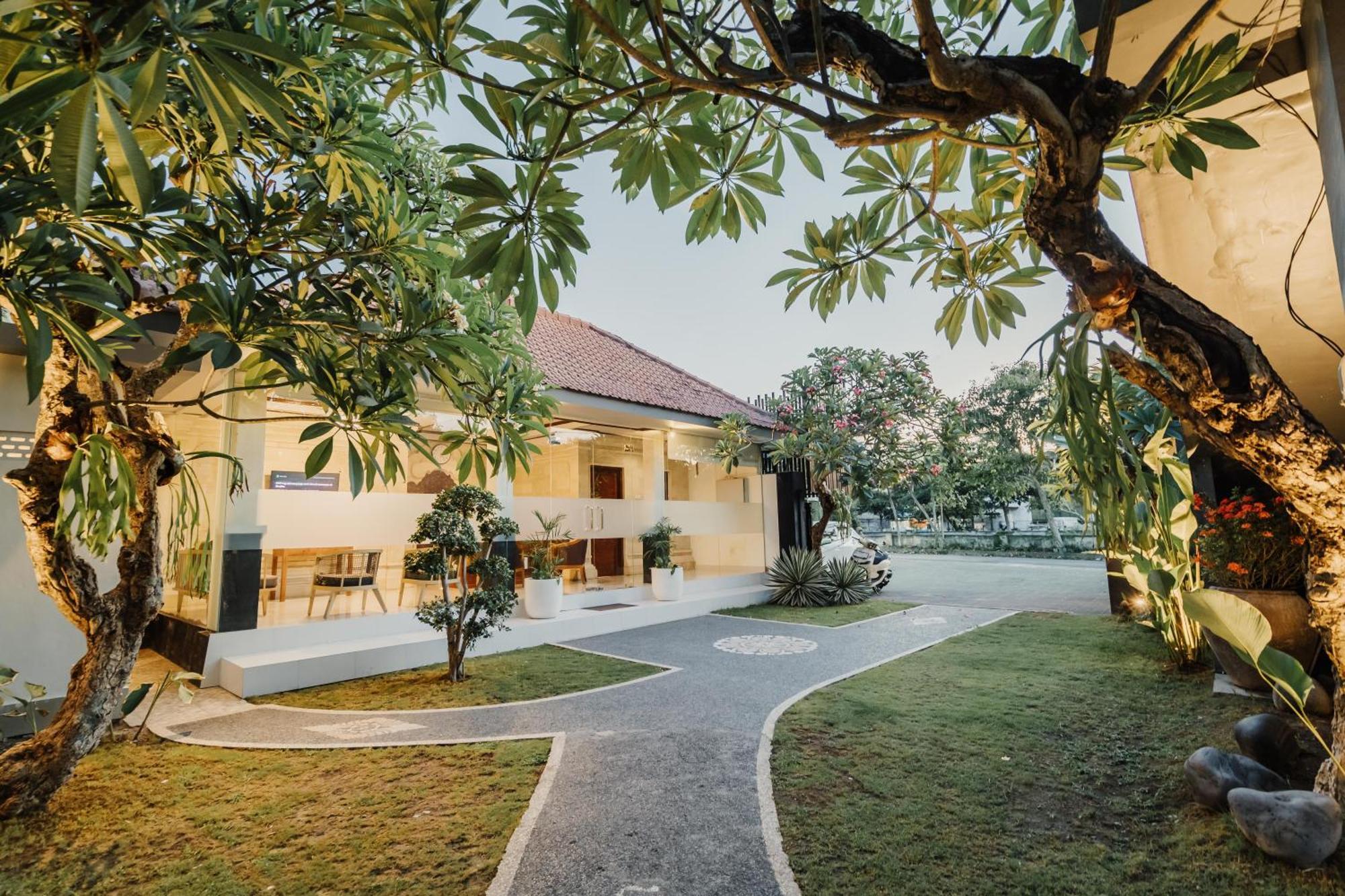 You Suite Seminyak Legian  Luaran gambar